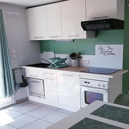 Bas-en-basset, Haute-loire, Maison Et Jardin Atypique Pleine Nature בית נופש Bas-en-Basset