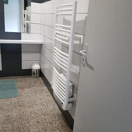 Bas-en-basset, Haute-loire, Maison Et Jardin Atypique Pleine Nature Bas-en-Basset