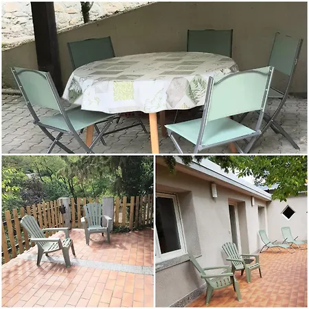 GITE BAS-EN-BASSET, HAUTE-LOIRE, MAISON CLIMATISEE et JARDIN ATYPIQUE PLEINE NATURE Hébergement de vacances *
