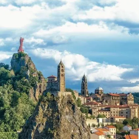 Bas-en-basset, Haute-loire, Maison Et Jardin Atypique Pleine Nature בית נופש *